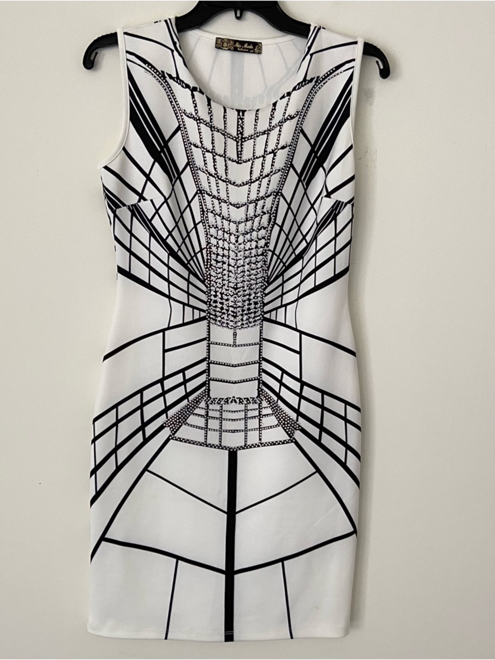 Like New! Size S Mia Moda Chic Sleeveless Black & White Geometric Print Dress